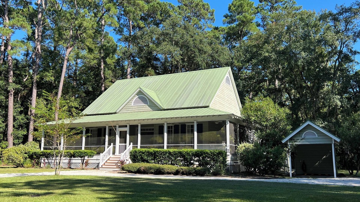 Melrose on the Beach House | Secluded Melrose Getaway No Fees Sleeps 12!nn