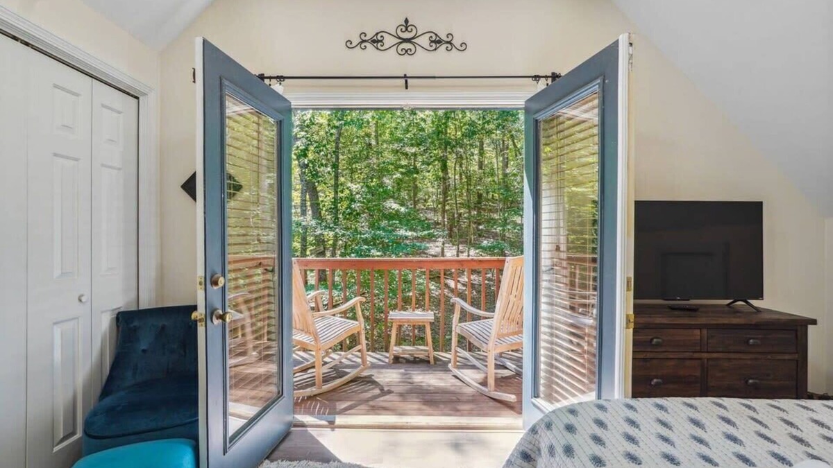 Dahlonega Cabin | Secluded/Mins to Dahlonega/Wineries/Hiking/Slps 6