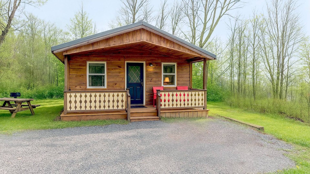 Robertsdale Cabin | Secluded Mountain Cabin Getaway Near Raystown Lake : Sleeps 6 + Pool & Fire Pit