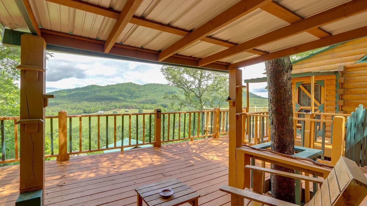 Warne Cabin | Secluded Mountain Cabin w/Decks + Gazebo!