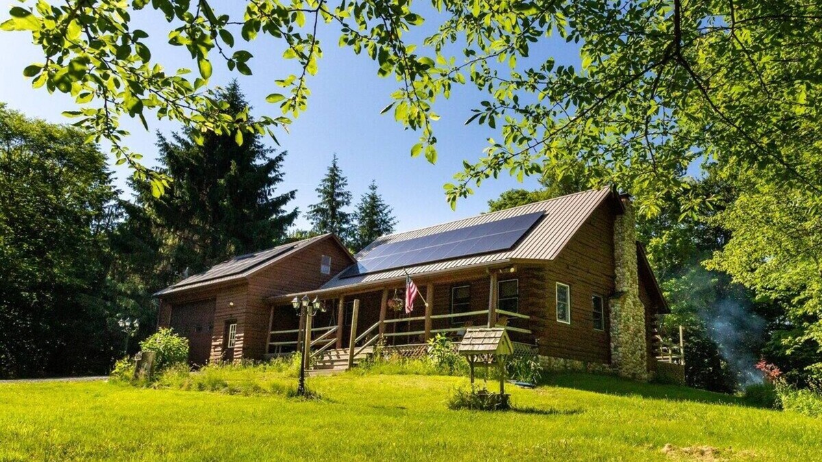Town of Colchester Cabin | Secluded Mountain top