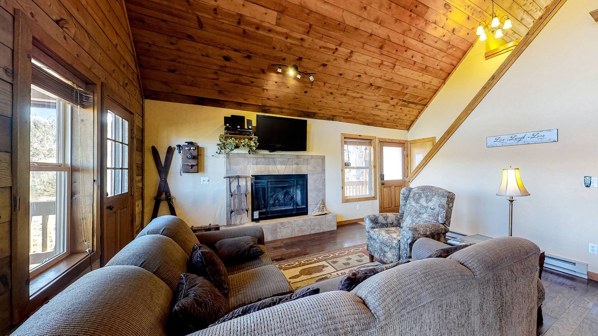 Cripple Creek House | Secluded Mountain Escape W/Full Kitchen, free WiFi, & More
