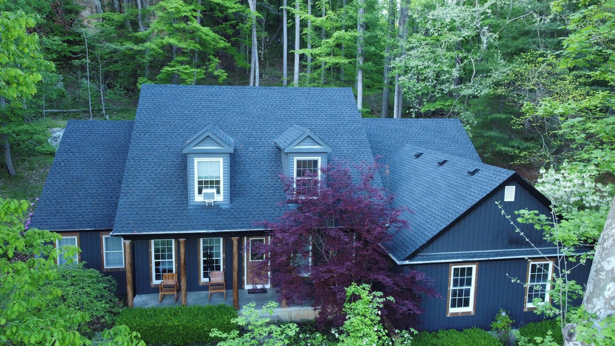 Athens Cabin | Secluded mountain view cabin near Hocking Hills