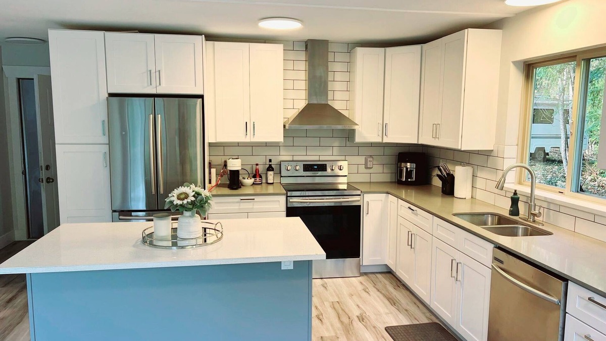 Regional District of Nanaimo House | Secluded Nature Lovers’ Paradise