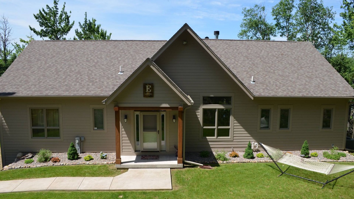 Pickerel House | Secluded Northwoods Lake House Retreat Near Nicolet National Forest