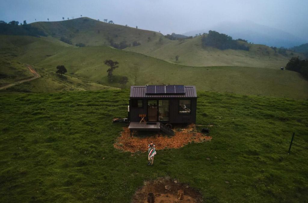 Gloucester Tops House | Secluded Off-Grid Cabin Valley View - Pet Friendly - Sufjan