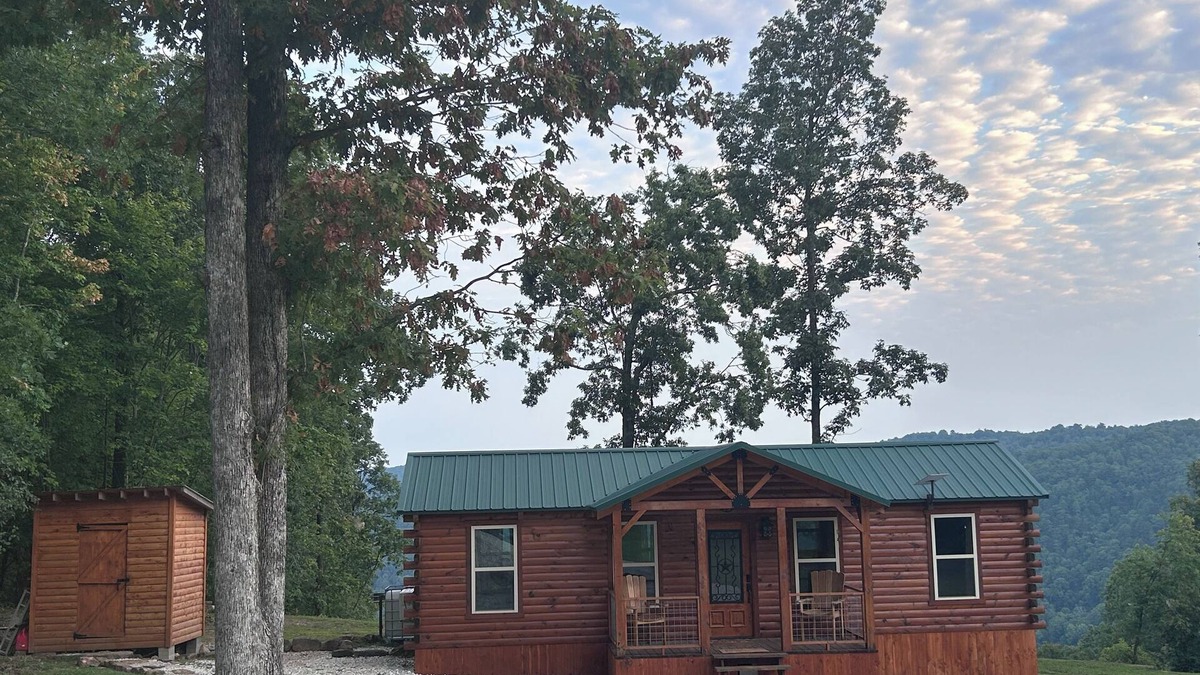 Jasper Cabin | Secluded off grid cabin located on mountain ridge looking down beautiful valley
