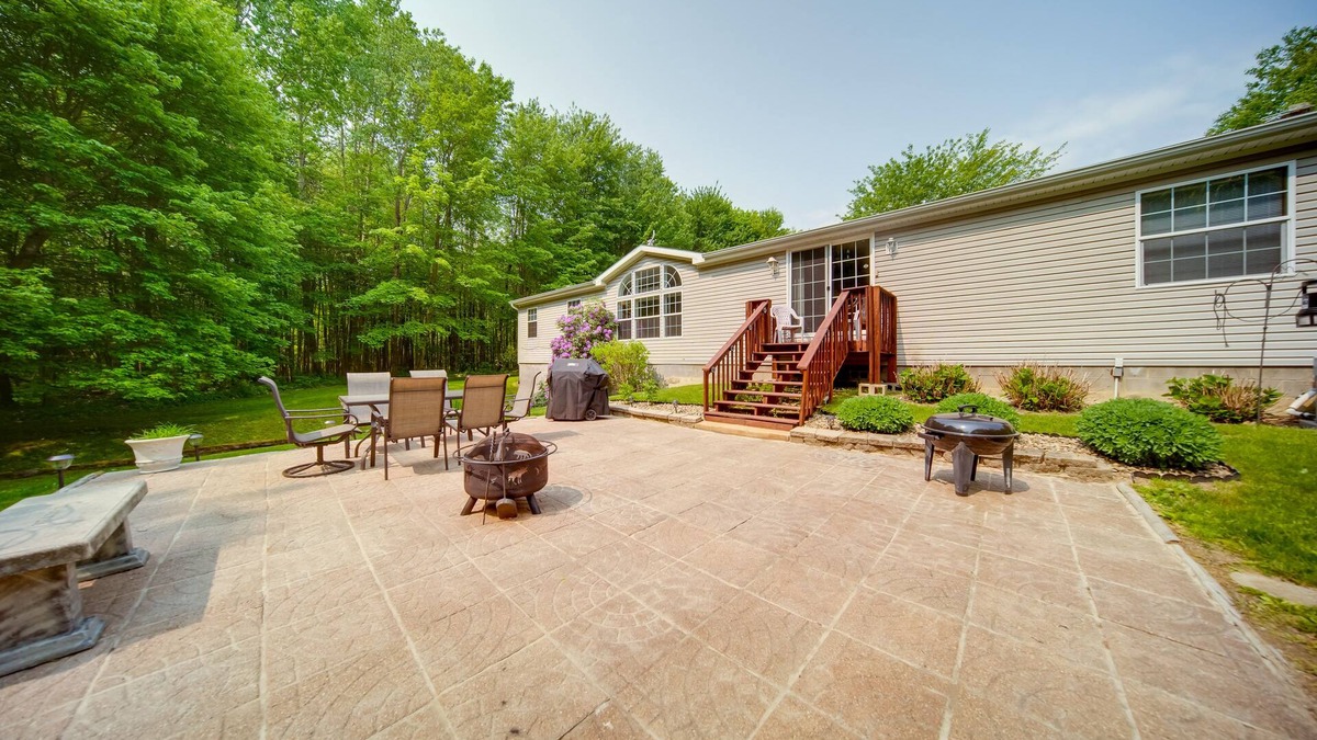 Dorset House | Secluded Ohio Getaway on 65 Acres!