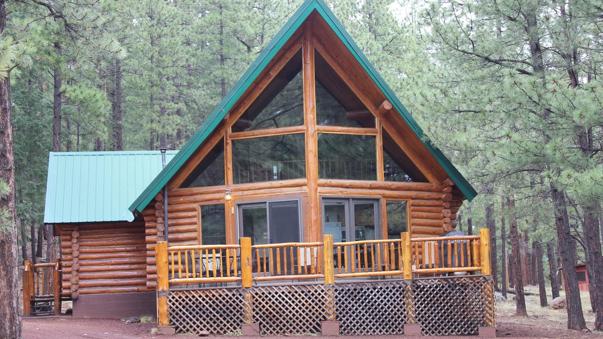 Greer Cabin | Secluded-On An Acre In The Pines! A Short Walk To The Fabulous Greer Lakes!