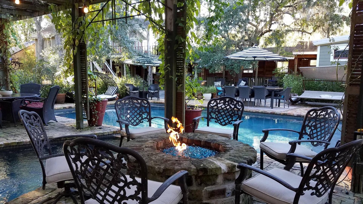 Dickinson House | Secluded Outdoor Living Private Indoor Bedroom - Private Courtyard, Zen Garden