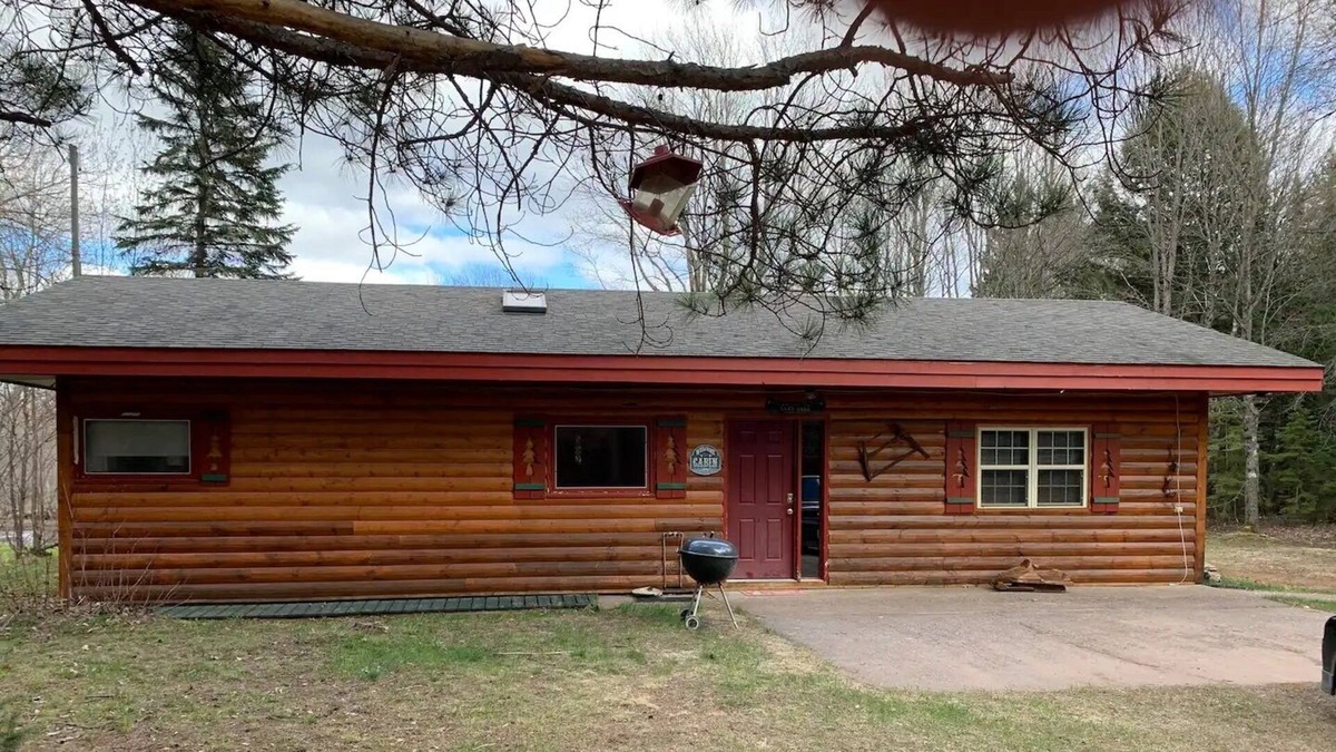 Wakefield Cabin | Secluded & Peaceful Riverside Cabin w/ Parking