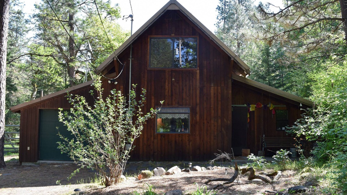 Mosier Cabin | Secluded, Peaceful, Rustic Cabin on 24 acres with seasonal creek