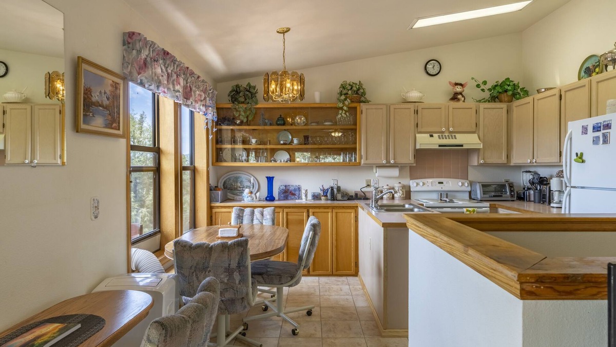 Durango House | Secluded, Private Gem with great Mountain View’s, step back into a quieter time.