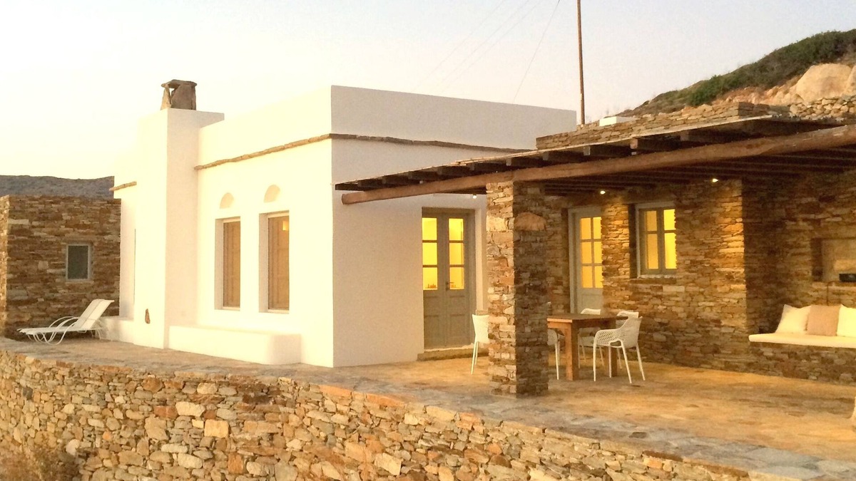 Ios Town Villa | Secluded private villa, seaviews & sunsets, prime location