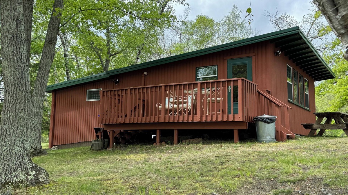 Pequot Lakes Cabin | Secluded, quaint, updated 2 Bdrm on the Lake, Fire pit, wildlife, biking