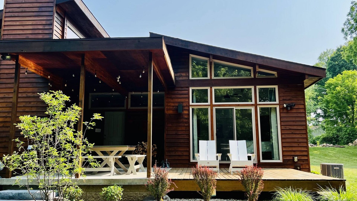 Pullman Cabin | Secluded & Restful! Modern Cabin-close to South Haven, Fennville, Saugatuck!
