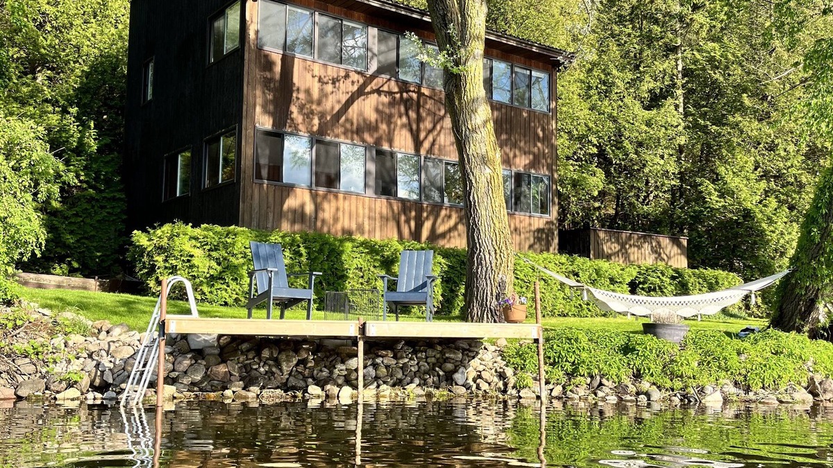 Otonabee-South Monaghan Cottage | Secluded Retreat - 1.5 hours from Toronto, with 300ft of private waterfront!
