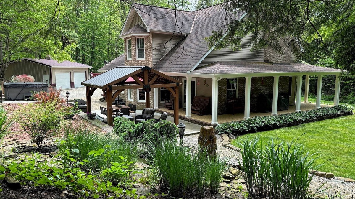 Rockbridge House | Secluded Retreat in Hocking Hills with Hot Tub – 10 Min from Old Man’s Cave