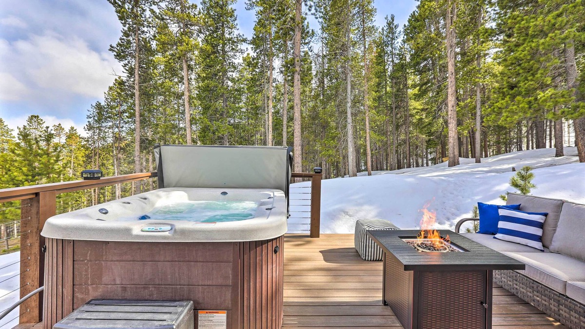 Evergreen House | Secluded Retreat w/Mountain Views in Evergreen
