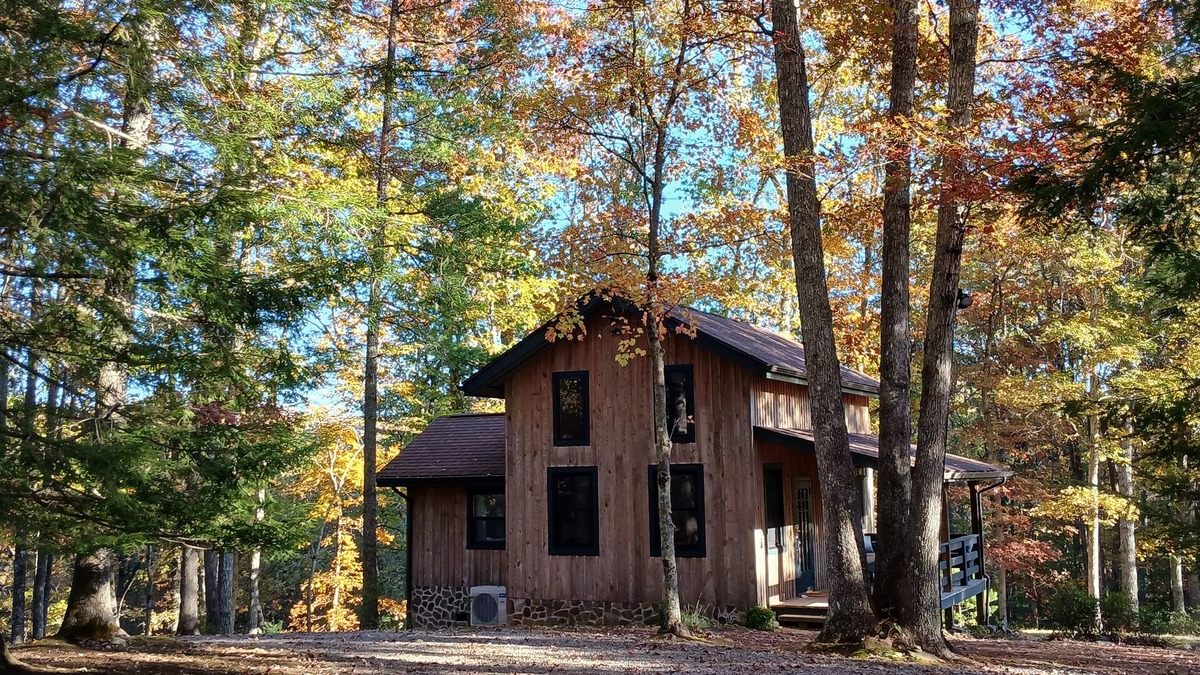 Wytheville Cottage | Secluded ridge n top wilderness retreat fast wifi and all the comforts