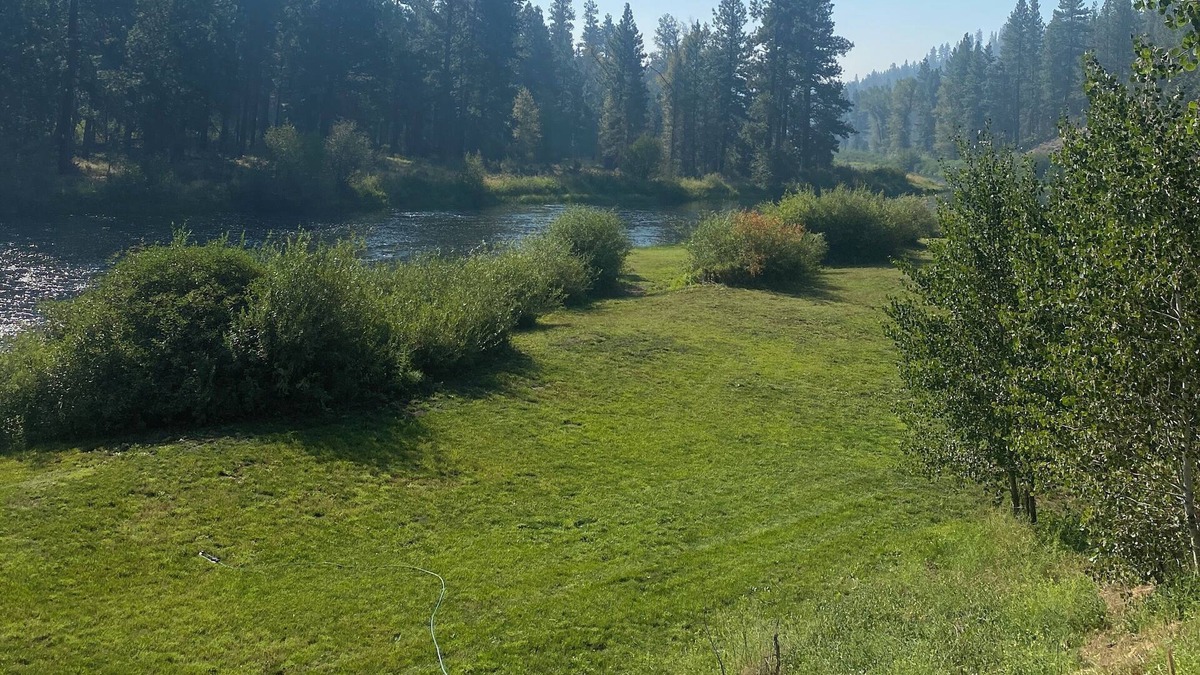 Chiloquin RV Rental | Secluded River front camping, 1 of 4 beaches to camp on with privacy.