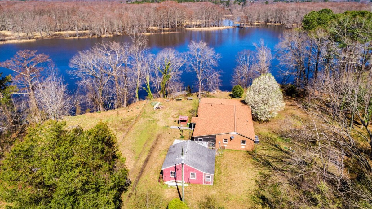 Charles City House | Secluded Riverfront Home + Deep Water Boat Dock - Between Williamsburg-Richmond