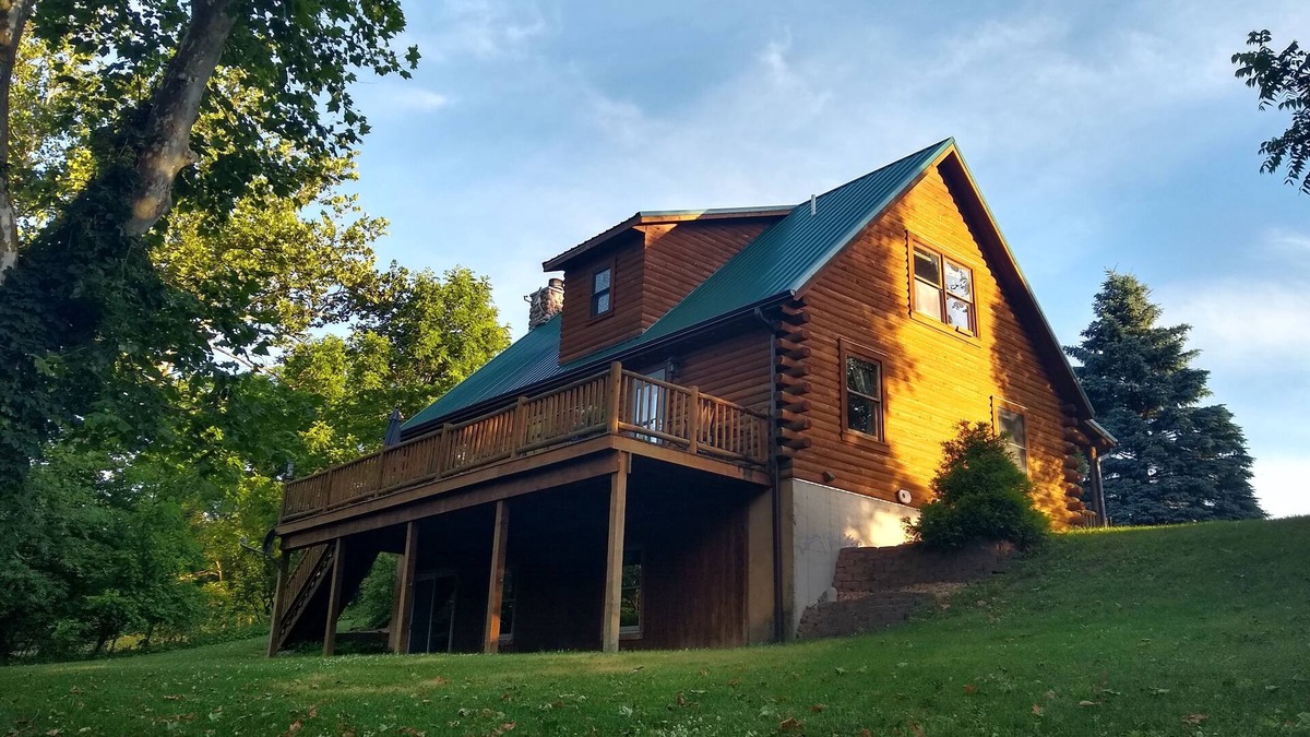 Fulton House | Secluded Riverside Log Home in Southern Michigan