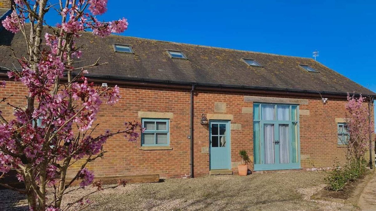 Knott End-on-Sea House | Secluded rural getaway in large converted barn