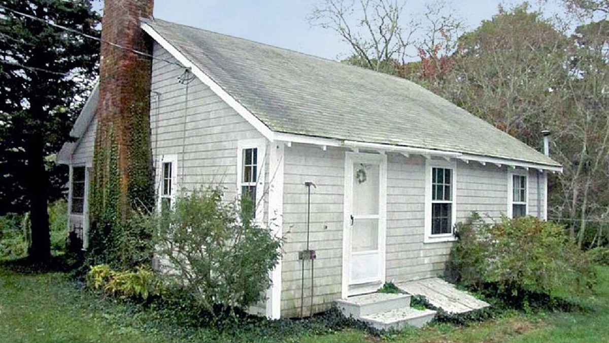 Wellfleet Cottage | Secluded, Rustic and Quiet in the National Seashore (1424)