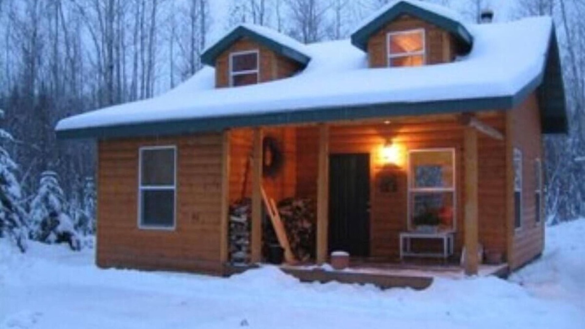 Melrude Cabin | Secluded Serenity - Rustic Cabin Nestled in the Northwoods