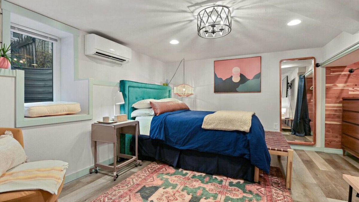 Manito House | Secluded South Hill Suite