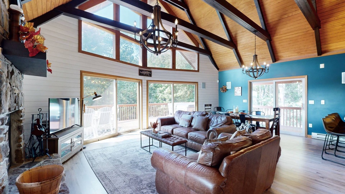 Accident House | Secluded & spacious retreat with private hot tub, carriage house & game room