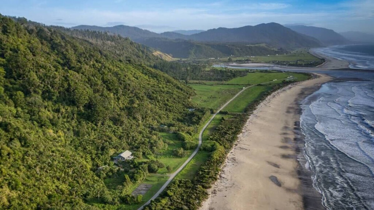 Mokihinui House | Secluded, tranquil home by the Beach. Pet-friendly.