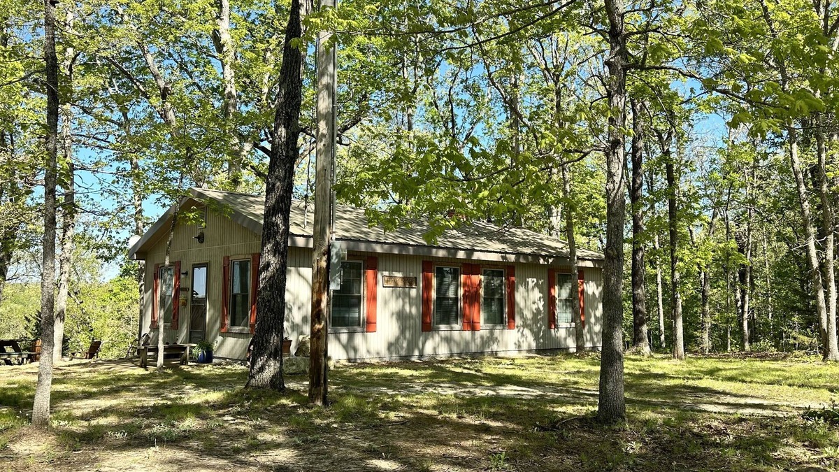 Dixon Cottage | Secluded Turkey Ridge Cottage Above The River