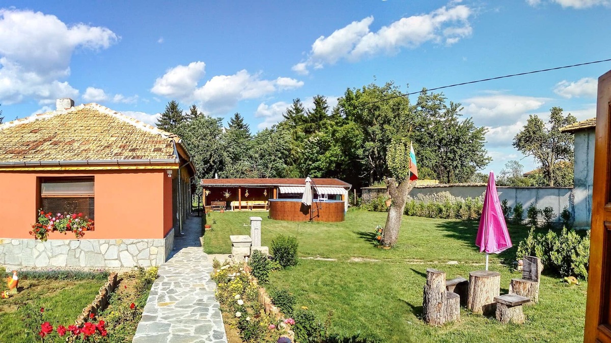 Veliki Preslav House | Secluded Villa With Pool And An Outdoor Tavern