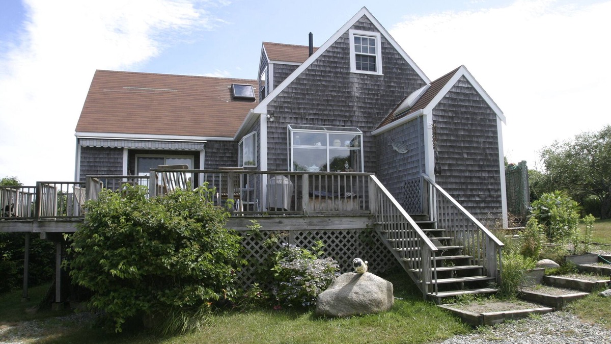 Aquinnah House | Secluded Waterfront Rental with Private Beach