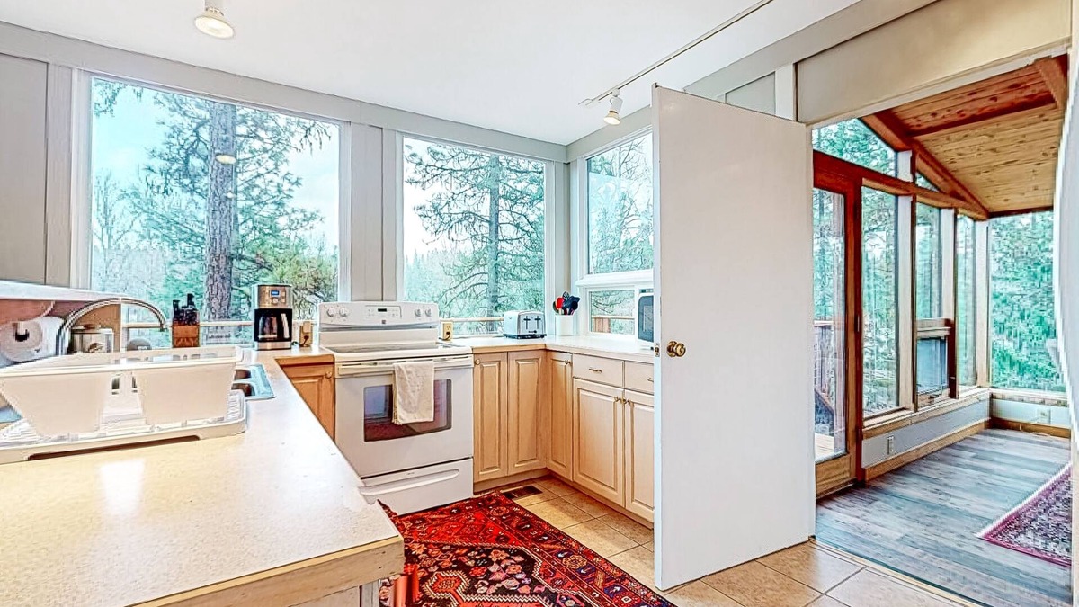 Cle Elum House | Secluded wilderness retreat with river views, wood stove, & grill - dog-friendly