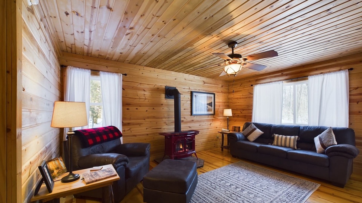 Munising Cabin | Secluded Yet Close to Munising-Moose Tracks