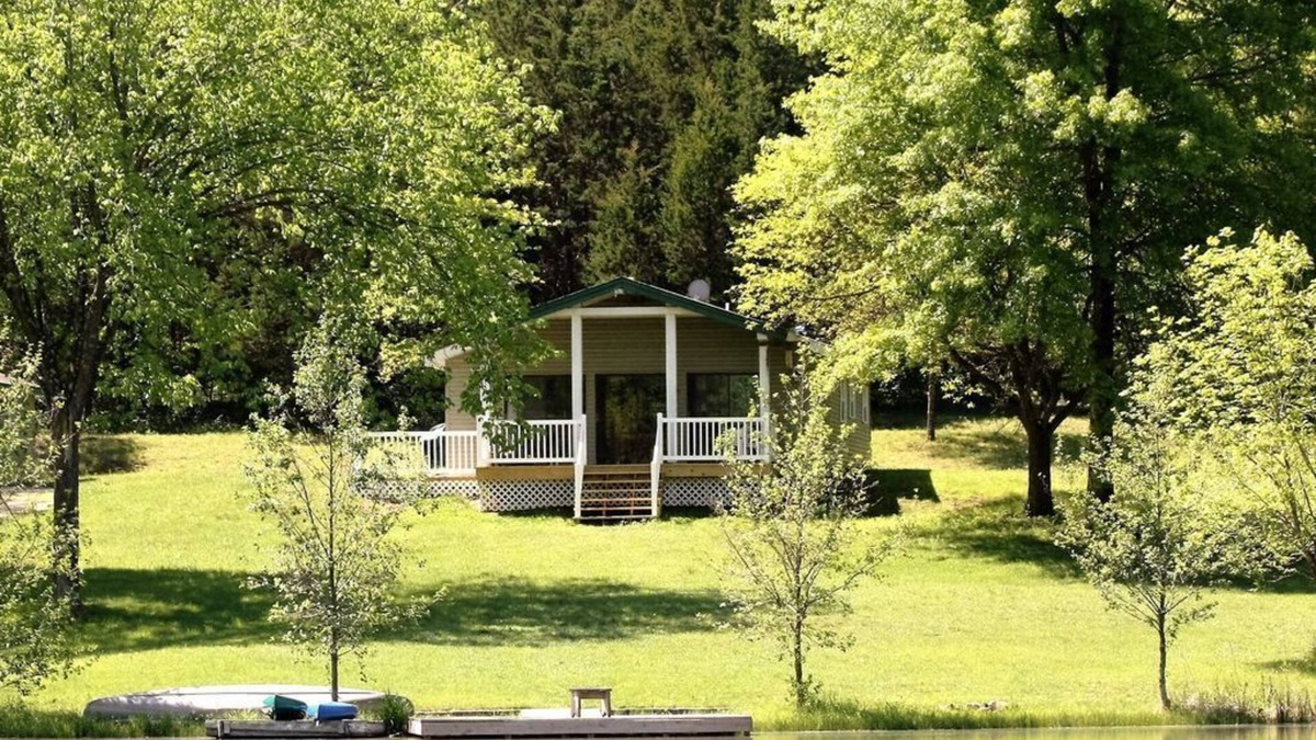 Tea House | Seclusion in a beautiful setting where your dog can run free!