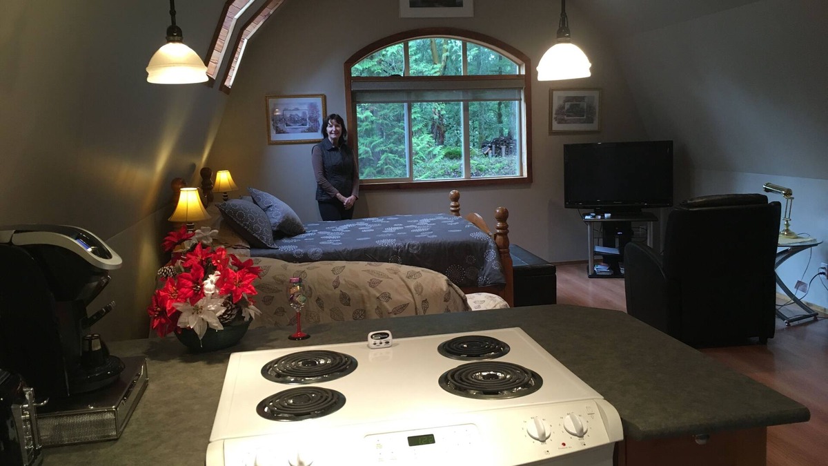 Shawnigan Lake Ski Chalet | Seclusion on 4 private acres.
