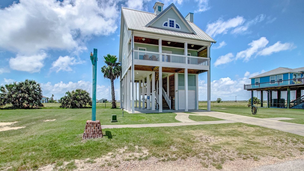 Gilchrist House | Second Chance -Beautiful bay side home with great beach views!