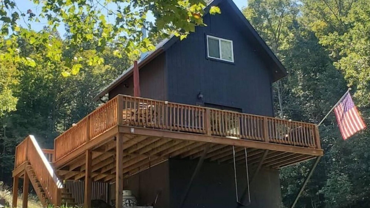 Ronceverte Cabin | Second Creek Cabin - Rustic Mostly 20 Wooded Acres