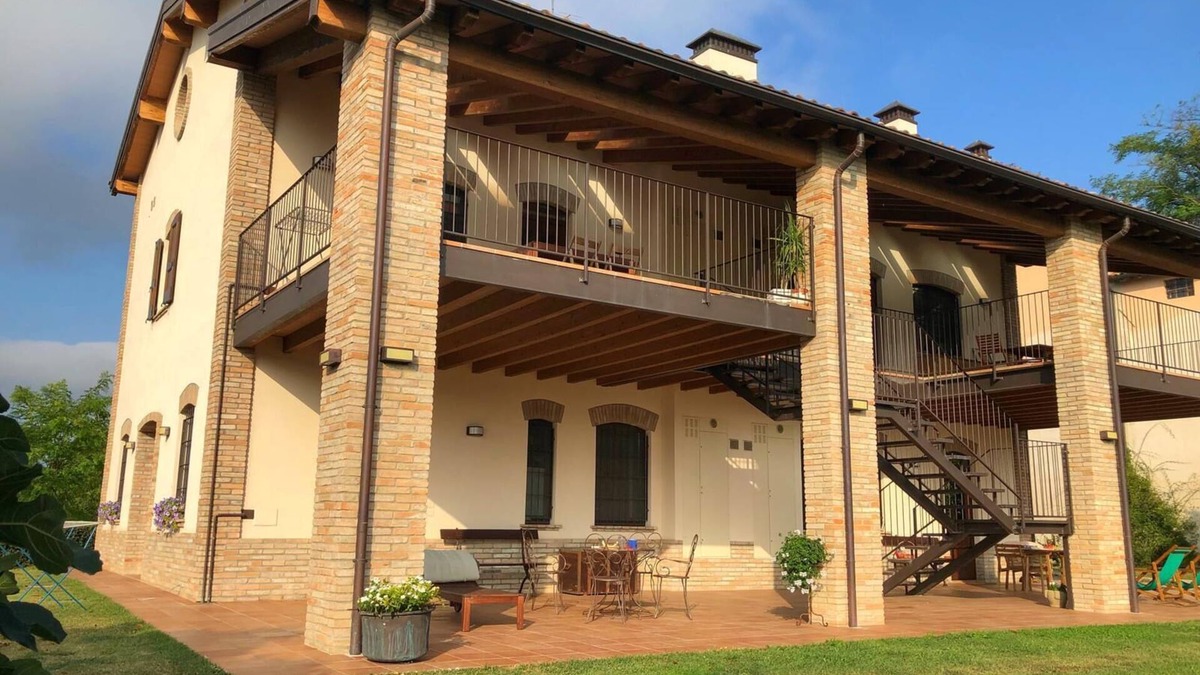 Lesignano de' Bagni House | Second floor apartment in renovated rural building