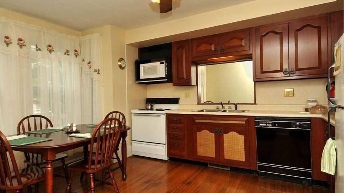 Clearfield Apartment | Second Street Suite