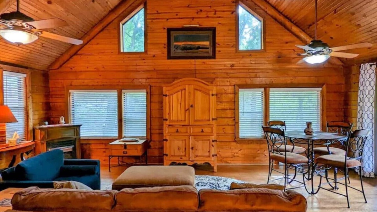 Sulphur Cabin | Secret Cove - Hidden Gem