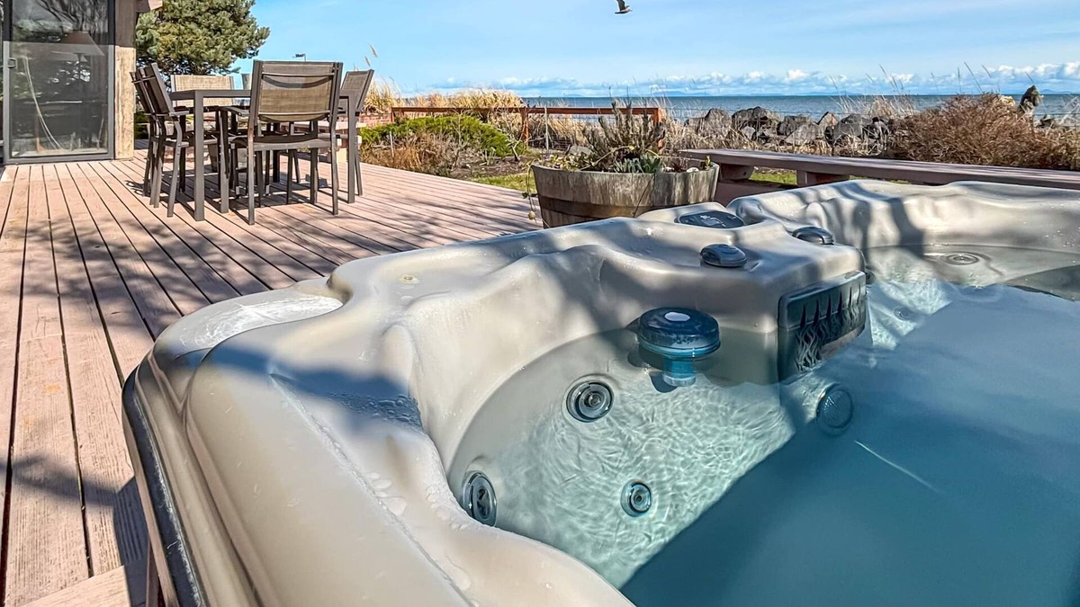 Sequim House | Secret Garden Charming Cottage on Dungeness Bay