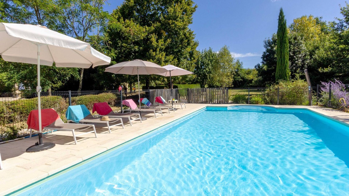 Bourgougnague House | Secure gated and fenced pool, quiet rural location, Air Con. Near historic towns