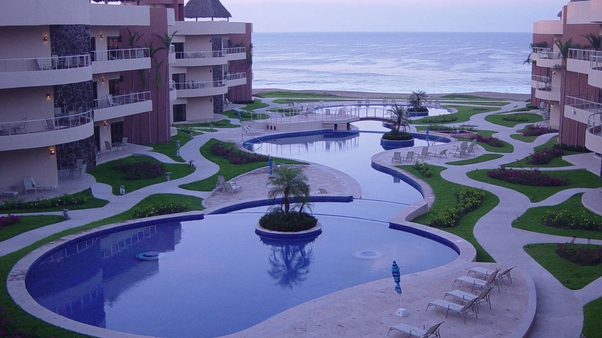 Isla Navidad Apartment | Secure Luxury 3Bd Condo - Coco Beach near Barra de Navidad FREE PARKING