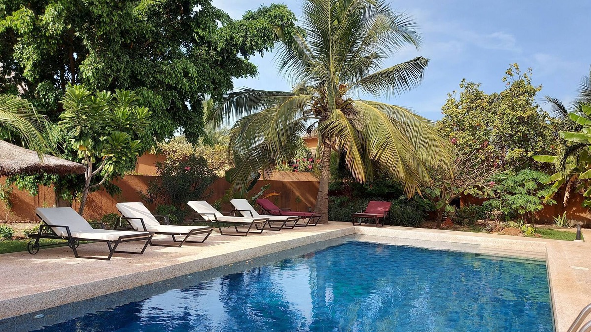 Nianing Villa | Secure villa with swimming pool and exotic garden