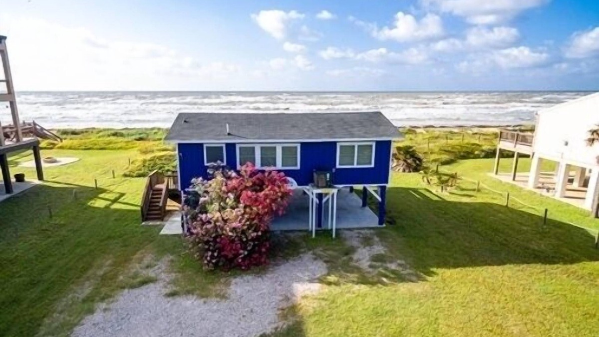 Jamaica Beach House | SEE HAUS Beachfront with beautiful views! In Jamaica Beach 2/1 Sleeping 6